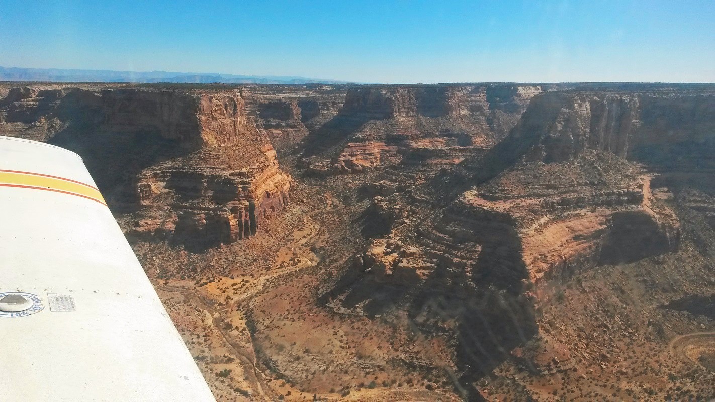 Flying a Piper Cherokee over Southern Utah - Learning to Fly a Taildragger