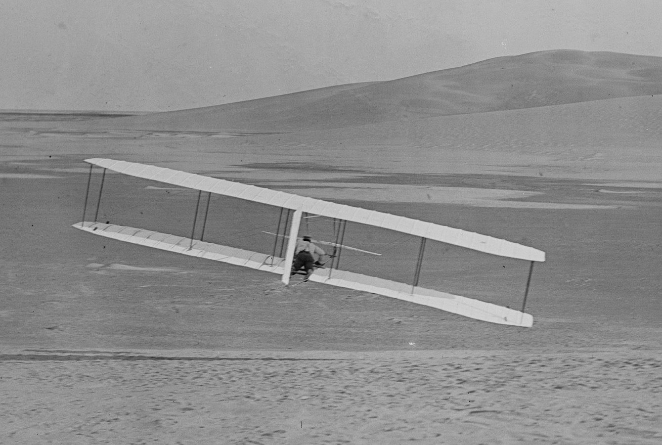 The 1902 Wright Glider, with a movable rudder - First Flight: the Wright Brothers