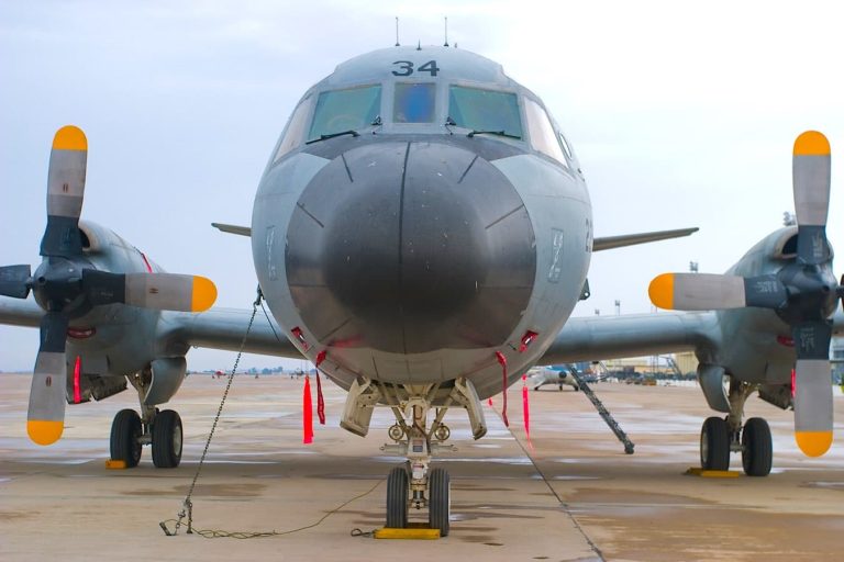 Military aircraft assigned to the combat and other warlike functions - Navy Flight School